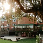 Adoro Hotel